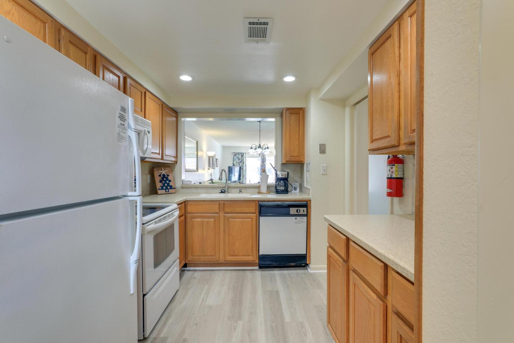 Central Cocoa Beach Condo With View, Steps To Beach! المظهر الخارجي الصورة
